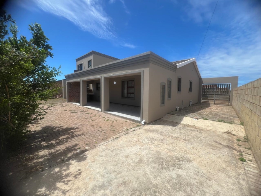4 Bedroom Property for Sale in Pellsrus Eastern Cape